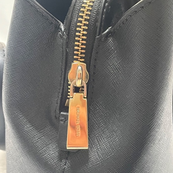 Michael Kors Edith Saffiano Satchel Handbag, Crossbody Black Pre-Owned - Picture 14 of 15